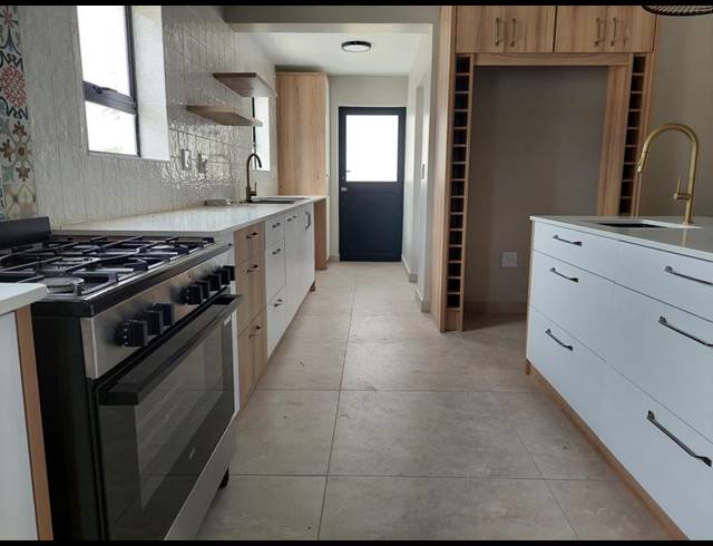 3 BEDROOM HOUSE FOR SALE IN SHELLEY POINT